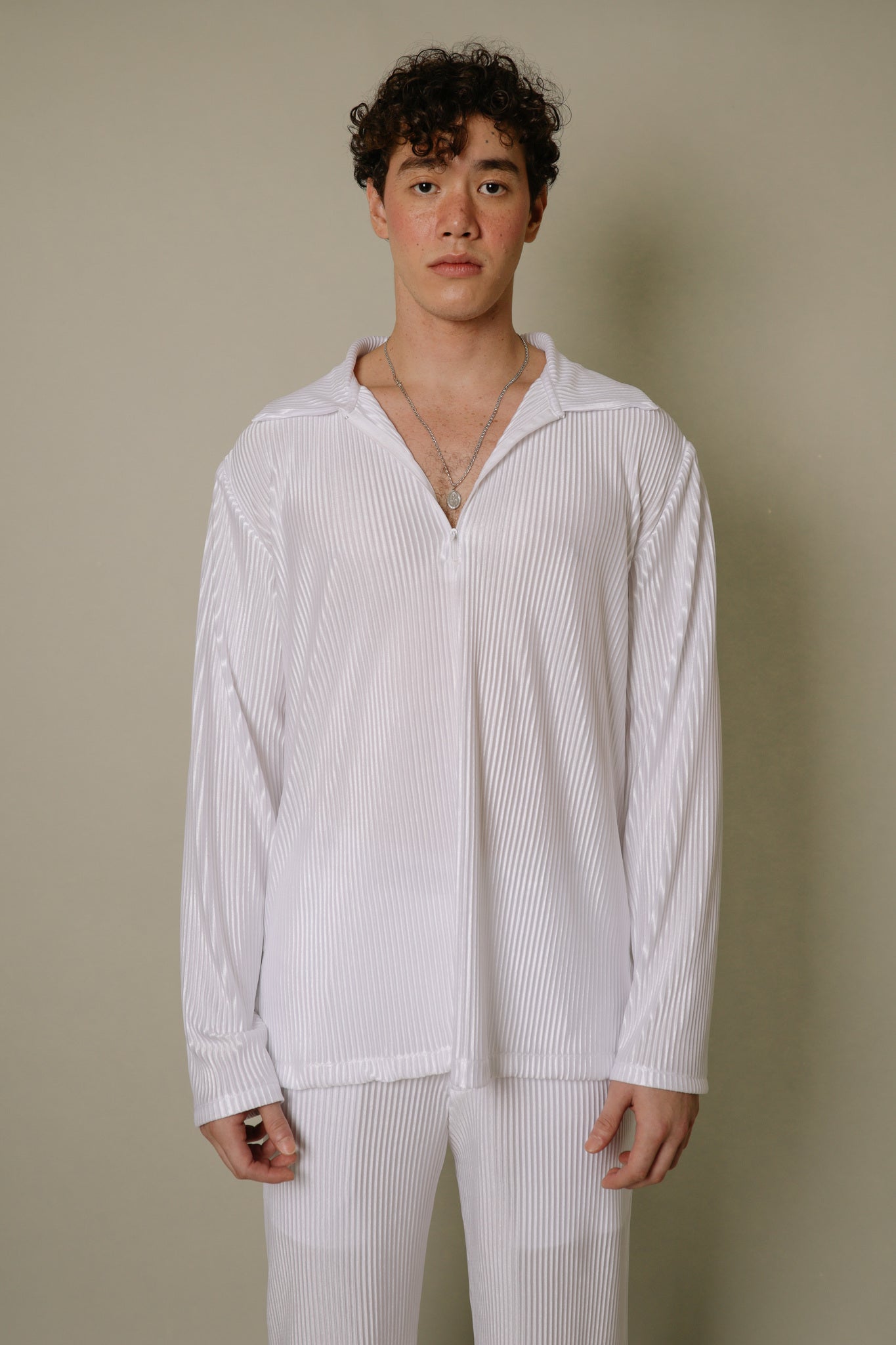 Nitidus Platinum White Pleated Quarter Zip